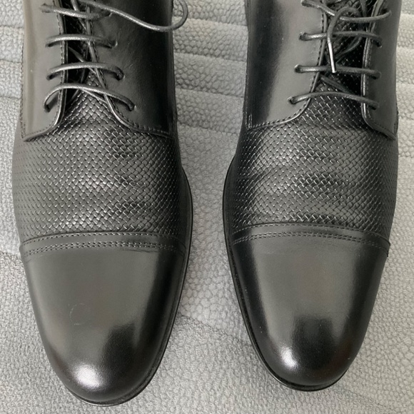 BOSS ITALIAN-MADE LEATHER  BRODERS. BLACK SHOES - Picture 2 of 12
